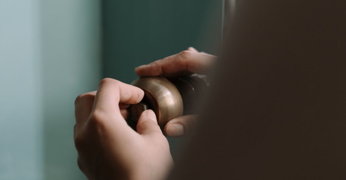 How to Check Your Hot Water System Before Calling for Emergency Help